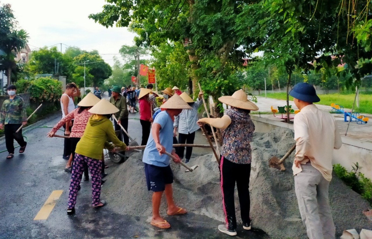 Thôn An Tiên  xã Xuân Giang ngày thứ 7 lao động xây dựng NTM